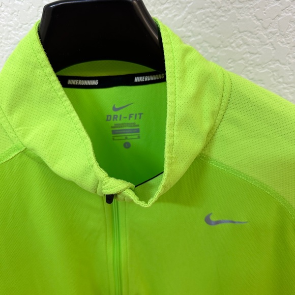 Nike Dri-Fit Half Zip - Picture 2 of 3